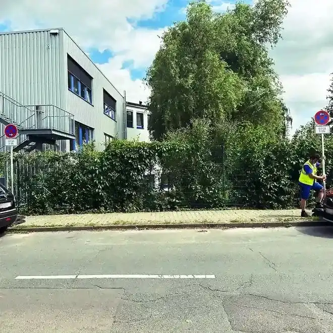 Aufstellung einer Halteverbotszone in Köln