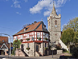 Bruchköbel, Altes Rathaus und Jakobuskirche