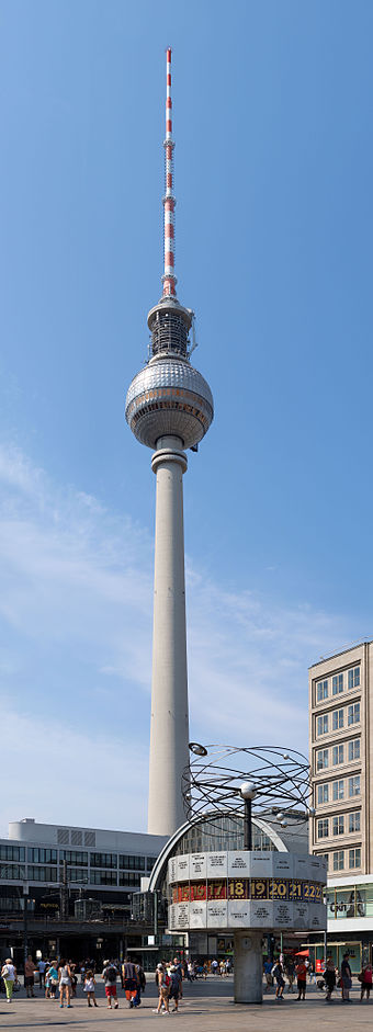 Berlin Weltzeituhr mit Fernsehturm, Alexanderplatz