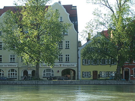 Das Isargestade im Stadtzentrum von Landshut