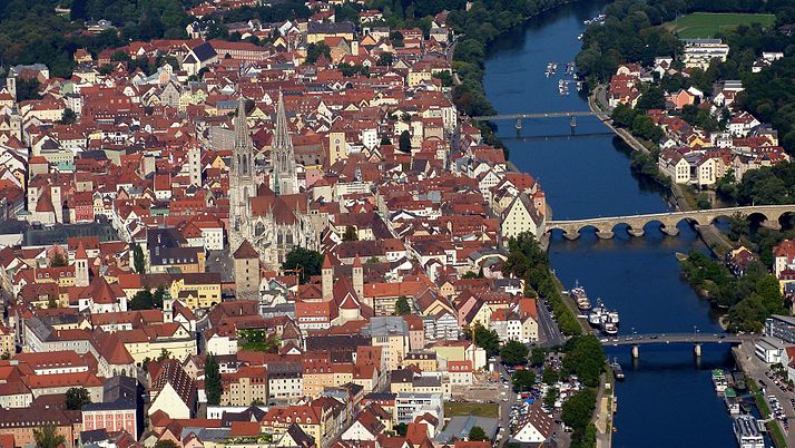 Regensburg aus der Flugzeugperspektive Regensburg aus der Flugzeugperspektive