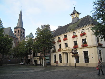 Tönisvorst-Rathausplatz