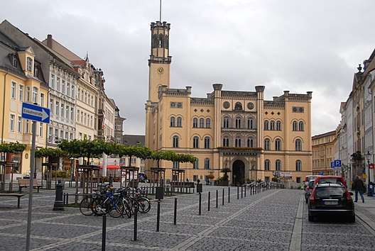 Marktplatz mit Rathaus