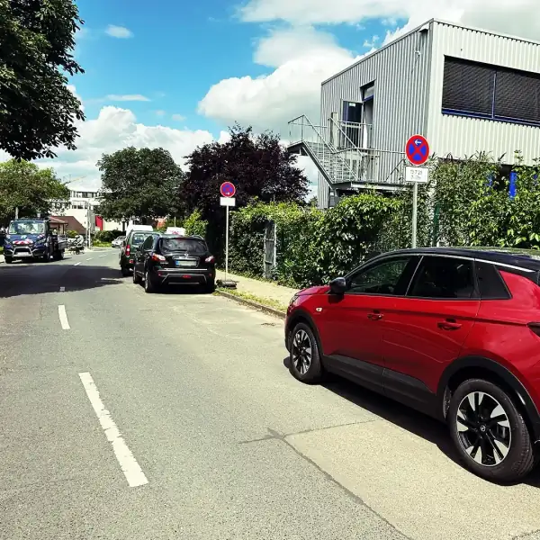 eingerichtetes Halteverbot auf Berliner Straße