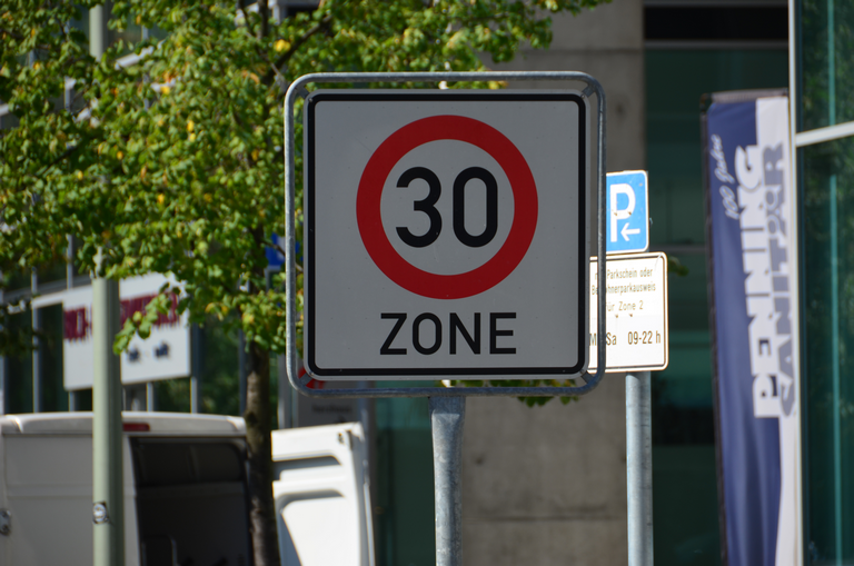 Bilder Halteverbot und Fotos Verkehrszeichen kostenlos ...